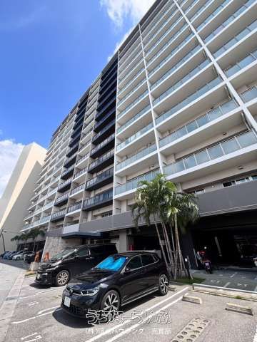 Le Cinq Naha West Street 3LDK Apartment with Sea Views for Sale - Thumbnail 3