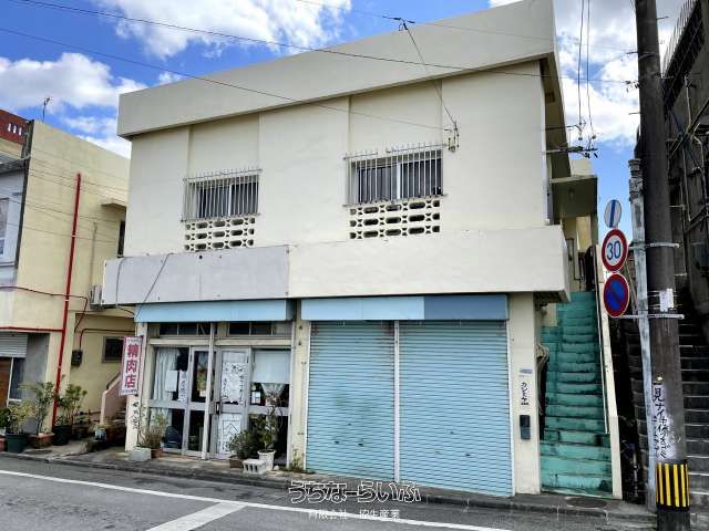Okinawa City Apartment Building for Sale - 3.9 Million Yen - Thumbnail 3