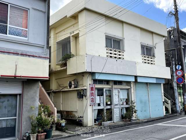 Okinawa City Apartment Building for Sale - 3.9 Million Yen - Thumbnail 2