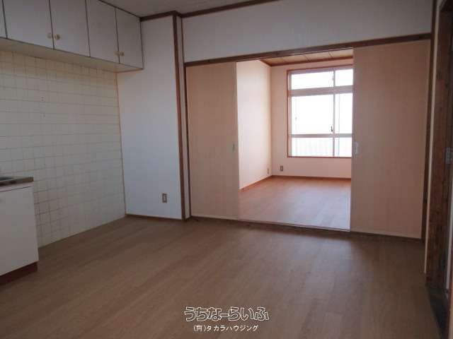 2DK Apartment for Rent in Teruya, Okinawa City - Thumbnail 3
