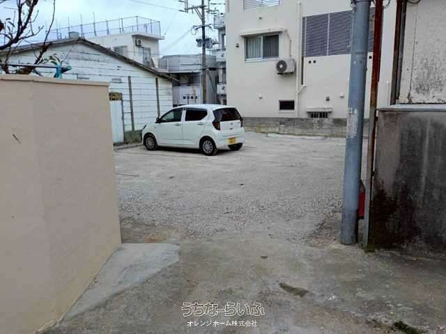 Rental Parking for 3 Light Vehicles in Naha, Okinawa - Thumbnail 4