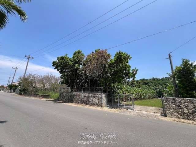 300 Tsubo Land for Sale on Kannon-dō Street, Ishigaki Island - Image 1