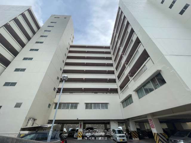 Renovated 2LDK Apartment with Sea View in Naha, Okinawa - Thumbnail 3