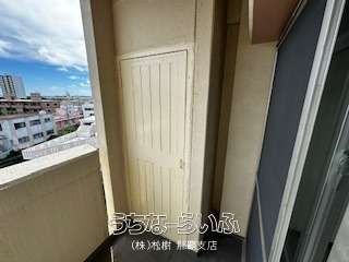 Renovated 2LDK Apartment with Sea View in Naha, Okinawa - Thumbnail 4