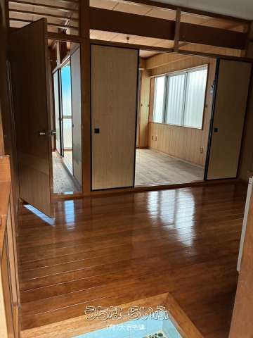 2DK Apartment for Rent in Urasoe, Okinawa | 40,000 Yen - Thumbnail 3