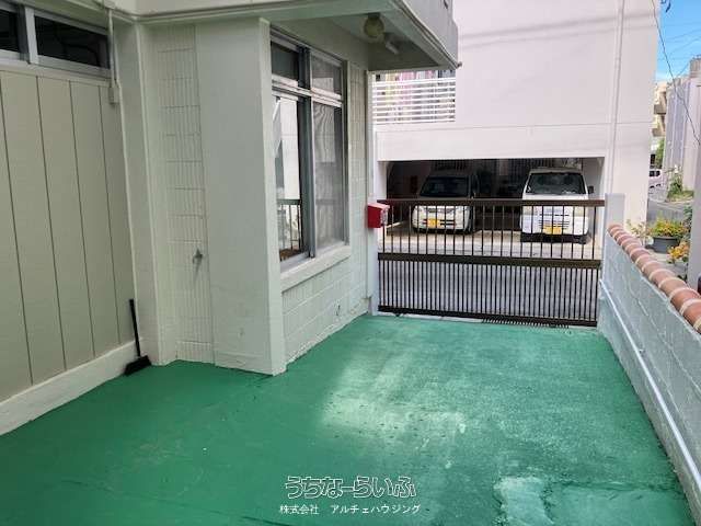 Pet-Friendly 4LDK Detached House for Rent in Naha, Okinawa - Thumbnail 3
