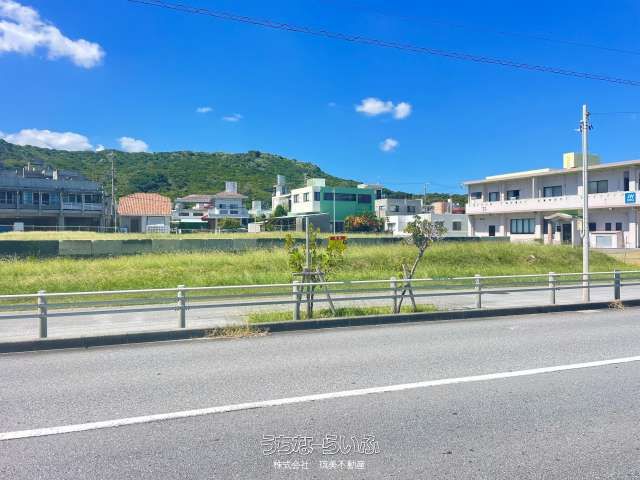 Oceanfront Land for Sale in Yonabaru, Okinawa with Nakagusuku Bay Views - Image 1