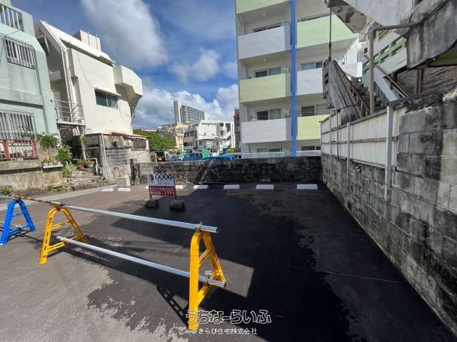 70sqm Land for Lease in Naha, Okinawa - Bulk Parking Lot - Thumbnail 3