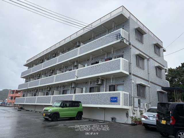 Sun Oasis Apartment Building for Sale in Haebaru, Okinawa - Thumbnail 2