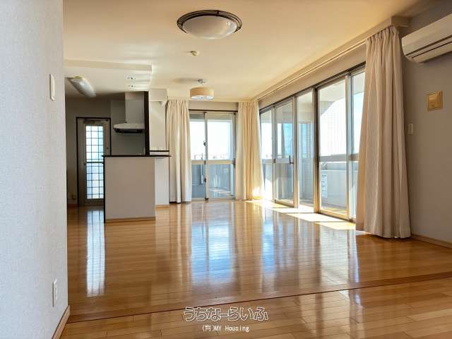 2LDK Apartment for Sale in Naha's Shintoshin, Okinawa - Thumbnail 4