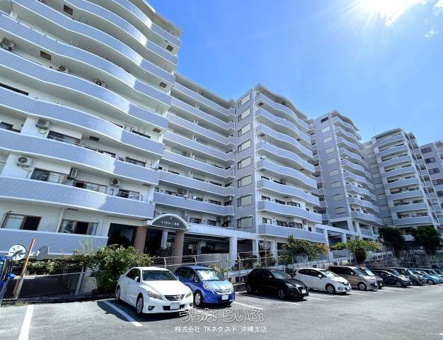 Renovated 3LDK Apartment in Naha with Balcony Views & Parking - Thumbnail 2