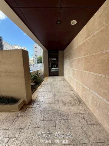 Rent 2LDK Apartment in Naha, Okinawa near Asato Station - Thumbnail 3