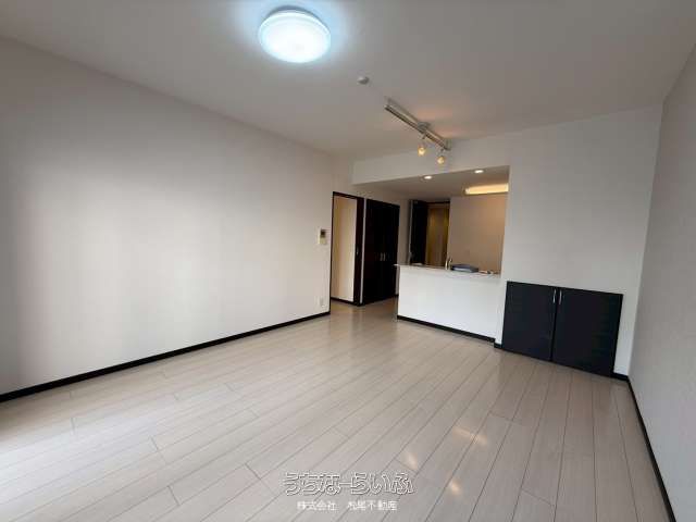 Rent 2LDK Apartment in Naha, Okinawa near Asato Station - Thumbnail 4