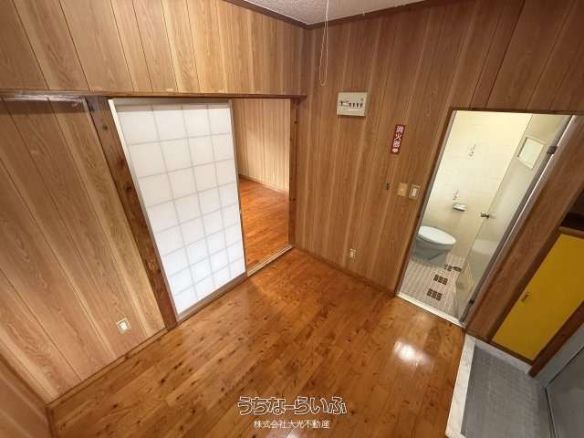 1K Apartment for Rent in Ginowan, Okinawa Near Ryukyu University - Thumbnail 3
