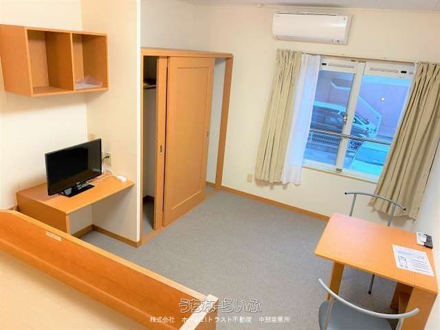 Leopalace Sunrise 205: Furnished 1K Apartment for Rent in Ginowan, Okinawa - Thumbnail 3