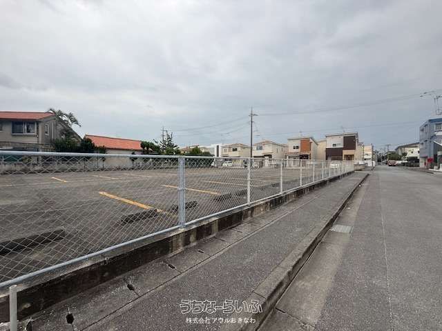 Matsumoto Parking Rental - 17 Spaces in Okinawa City - Thumbnail 3
