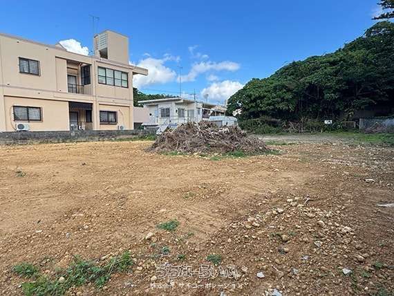 225 Tsubo Corner Lot Land for Sale in Chatan, Okinawa - Thumbnail 4