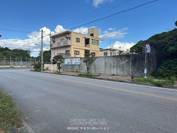 225 Tsubo Corner Lot Land for Sale in Chatan, Okinawa - Thumbnail 3