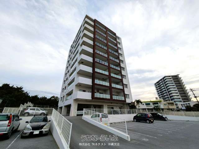 Refurbished 2LDK Apartment for Sale in Okinawa City, Yogi - Thumbnail 2