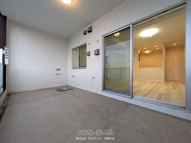 Refurbished 2LDK Apartment for Sale in Okinawa City, Yogi - Thumbnail 4