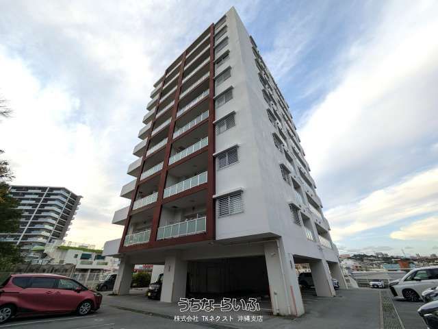 Refurbished 2LDK Apartment for Sale in Okinawa City, Yogi - Thumbnail 3