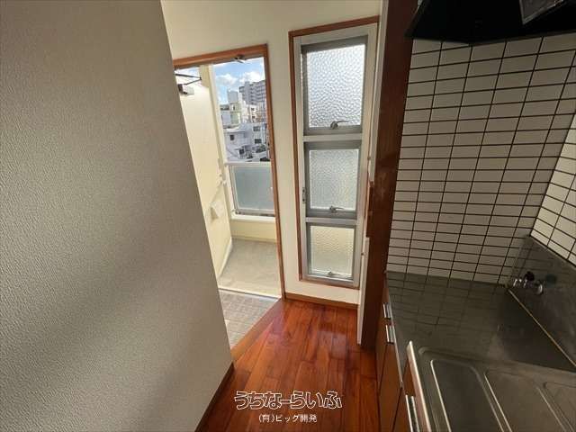 Grandeur Iso 403: 1R Apartment for Rent in Urasoe, Okinawa - Thumbnail 2