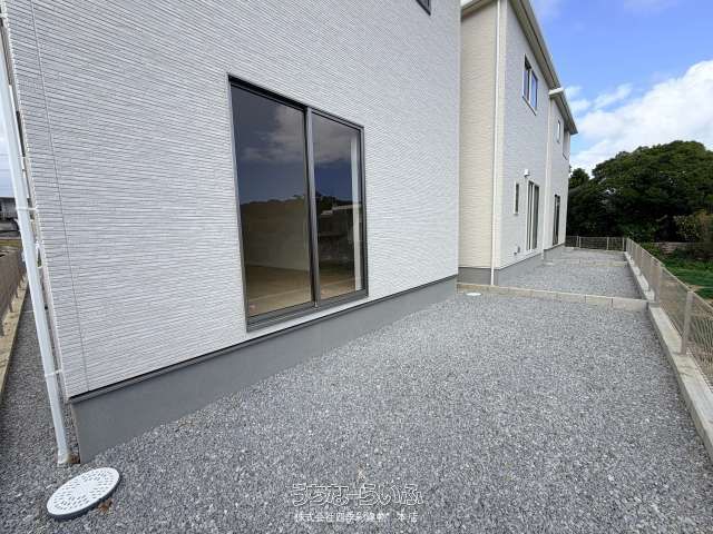 New 3LDK Wooden House in Yaese Town, Okinawa with Garden & Parking - Thumbnail 2