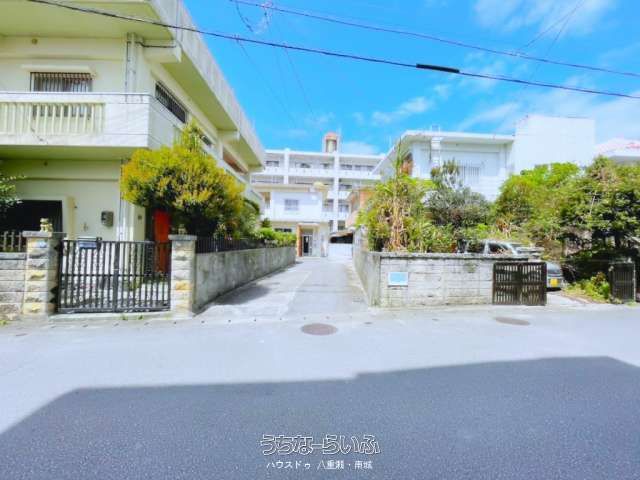 3LDK Detached House for Sale on 53 Tsubo Plot in Urasoe City, Okinawa - Thumbnail 3