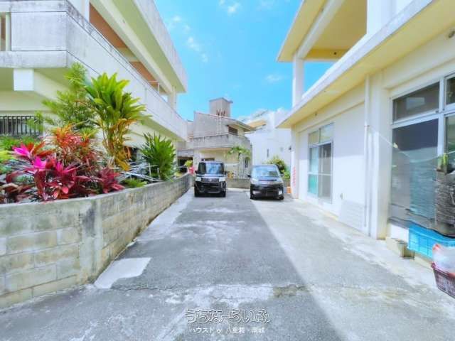 3LDK Detached House for Sale on 53 Tsubo Plot in Urasoe City, Okinawa - Thumbnail 2