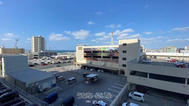 Premium Court Urasoe Makiminato 4: 3LDK Corner Apartment for Sale - Thumbnail 2