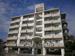 Renovated 2LDK Apartment with Elevator in Naha, Okinawa - Image 1