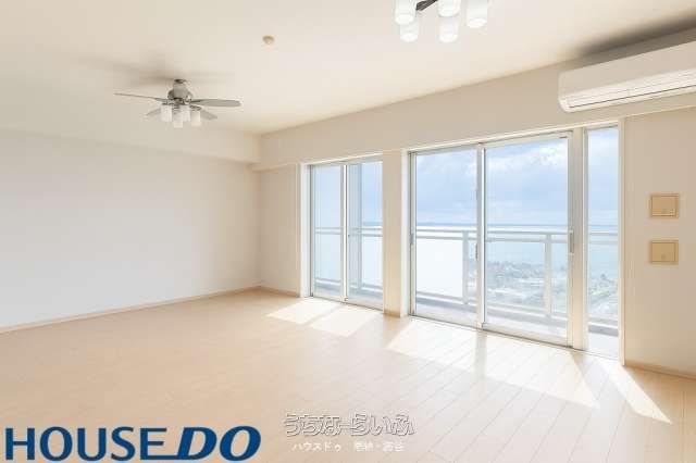 Altuure Mihama 18 Condo in Chatan with Ocean Views - Thumbnail 3