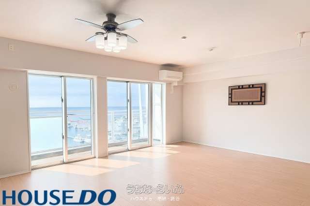 Altuure Mihama 18 Condo in Chatan with Ocean Views - Thumbnail 4