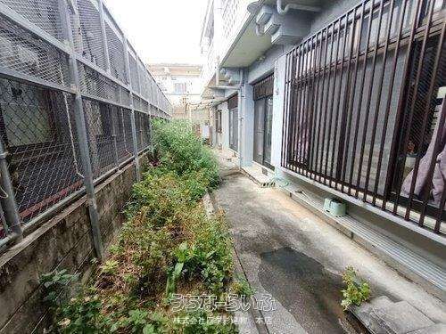 Ginowan 3SLDK House with Rental Income & Spacious Washitsu - Thumbnail 3