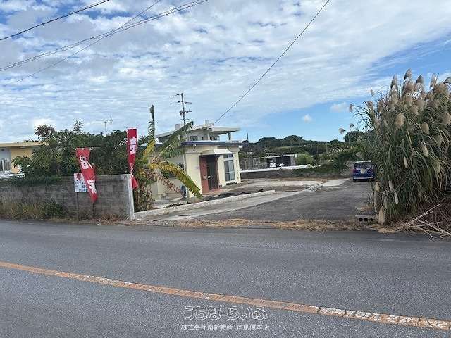 Renovated 1LDK House with Large Garden in Yaese, Okinawa - Thumbnail 3