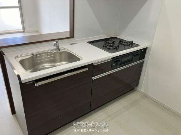 1LDK Apartment for Rent in Asato, Naha - Modern & Near Station - Thumbnail 3