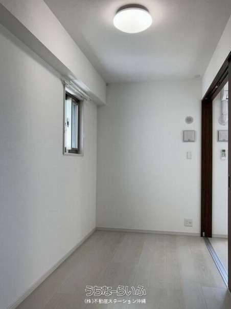 1LDK Apartment for Rent in Asato, Naha - Modern & Near Station - Thumbnail 2
