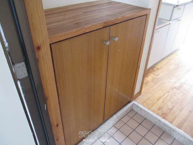 1R Apartment for Rent in Ginowan City, Okinawa - 35,000 Yen - Thumbnail 3