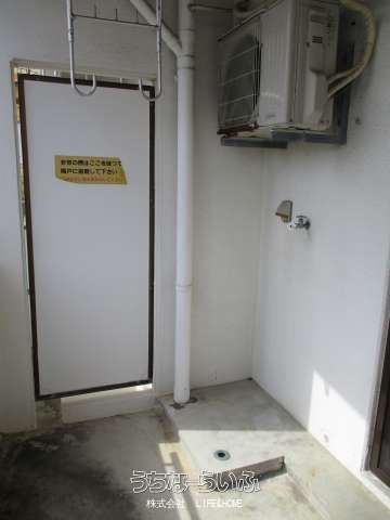 1R Apartment for Rent in Ginowan City, Okinawa - 35,000 Yen - Thumbnail 2
