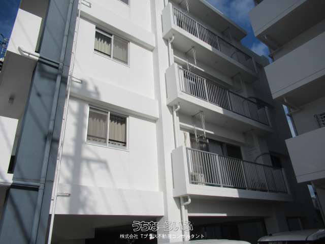 Awase Seaside 3-Unit Apartment Building for Sale in Okinawa - Thumbnail 3