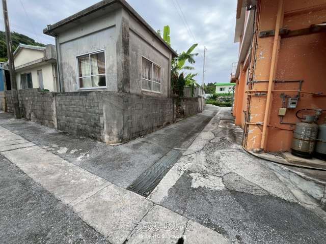 178m² Land for Sale in Uruma City, Okinawa - Near the Sea - Thumbnail 4