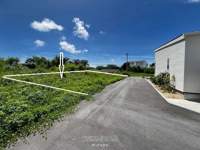 370 sqm Land for Sale in Miyakojima with Shared Pool Access - Thumbnail 2