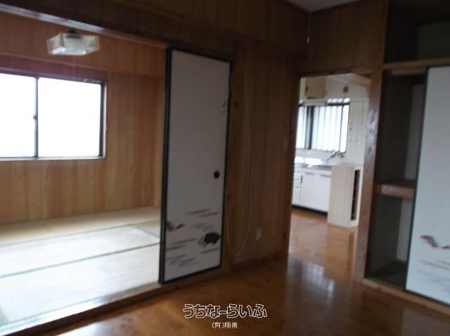 White Terrace Johoku 307: 2DK Apartment for Rent in Naha, Okinawa - Thumbnail 4