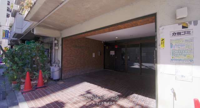 Renovated 1LDK Apartment Near Asahibashi Station, Naha - Thumbnail 3
