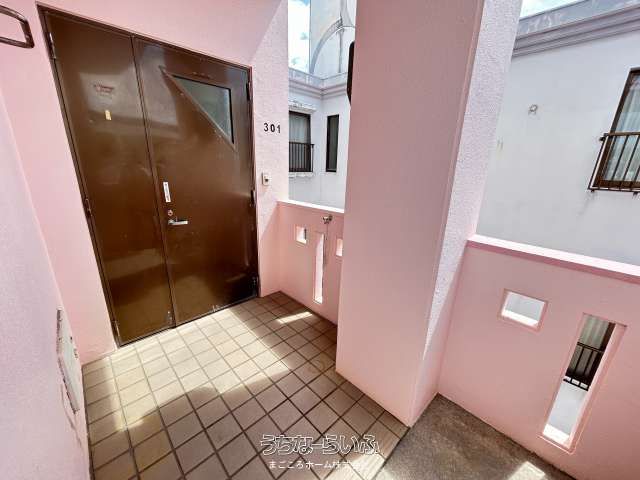 Renovated 3LDK Apartment for Rent in Okinawa City - Thumbnail 2