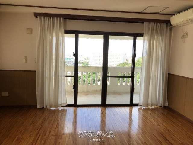 3LDK Detached House with Covered Parking in Urasoe, Okinawa - Thumbnail 4