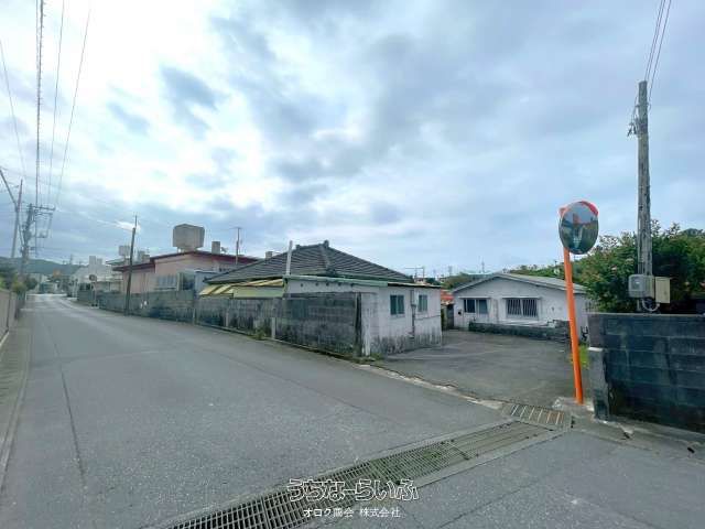 Land for Sale with Existing House in Itoman, Okinawa - Thumbnail 3