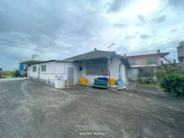 Land for Sale with Existing House in Itoman, Okinawa - Thumbnail 2