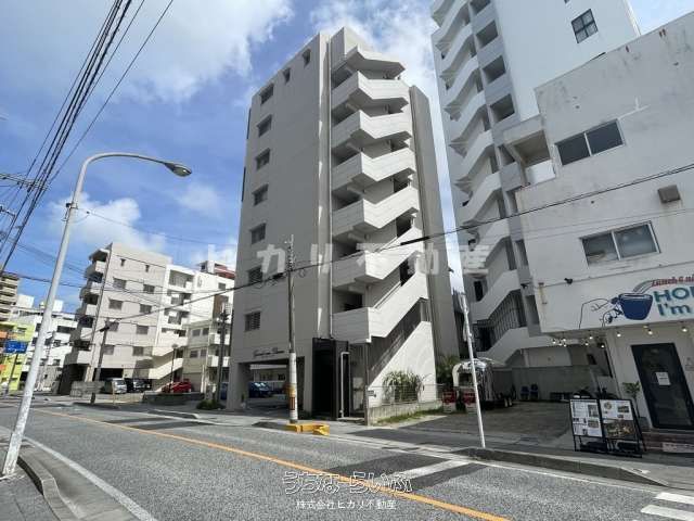 1LDK Apartment for Rent in Asato, Naha - Grande・roue DAIWA - Thumbnail 3