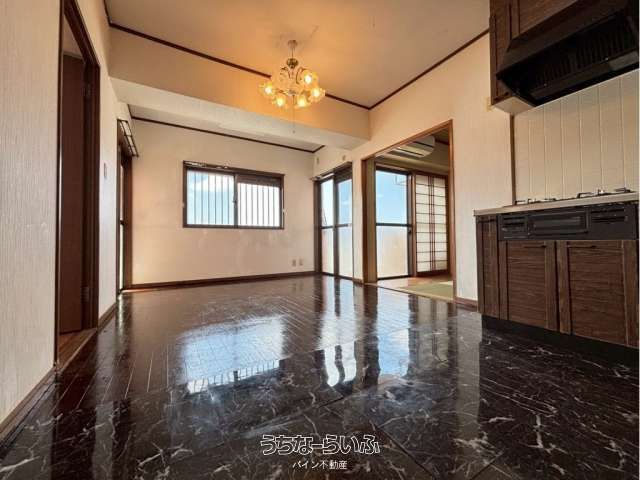 Lions Mansion Handagawa 2 Unit 603: Renovated 3DK in Naha - Thumbnail 2